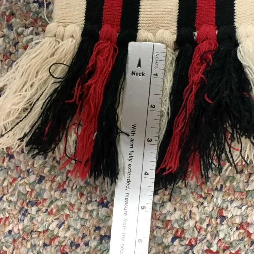 Universal Studios Wizarding World Of Harry Potter Ivory Red Black Knit Scarf